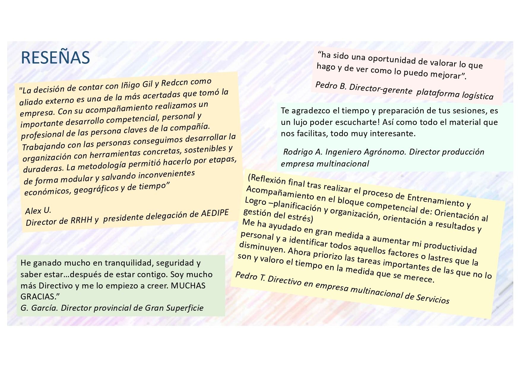 La palabra reseñas está en un trozo de papel.